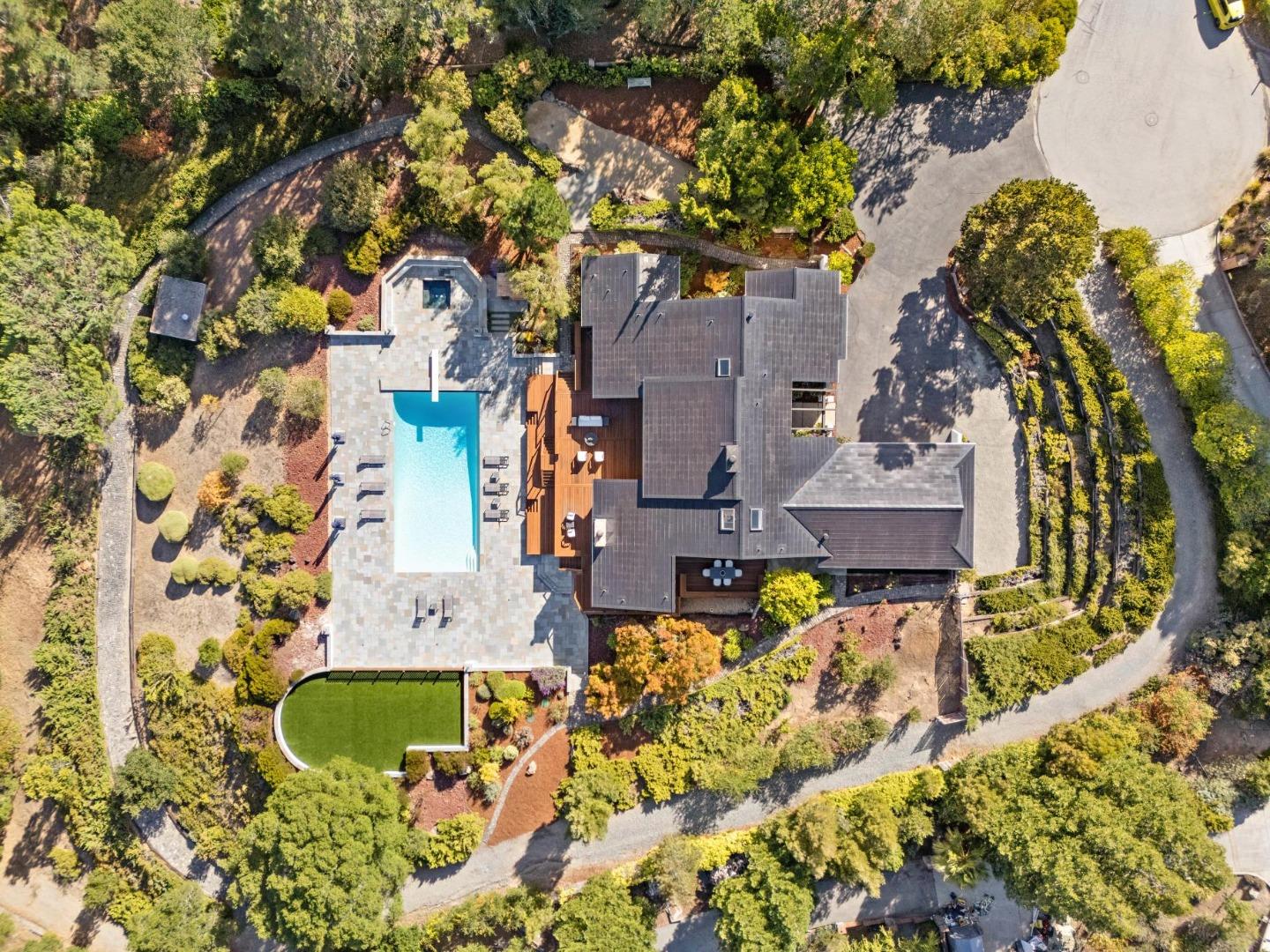 Detail Gallery Image 40 of 44 For 6 Friars Ln, Woodside,  CA 94062 - 4 Beds | 2/2 Baths