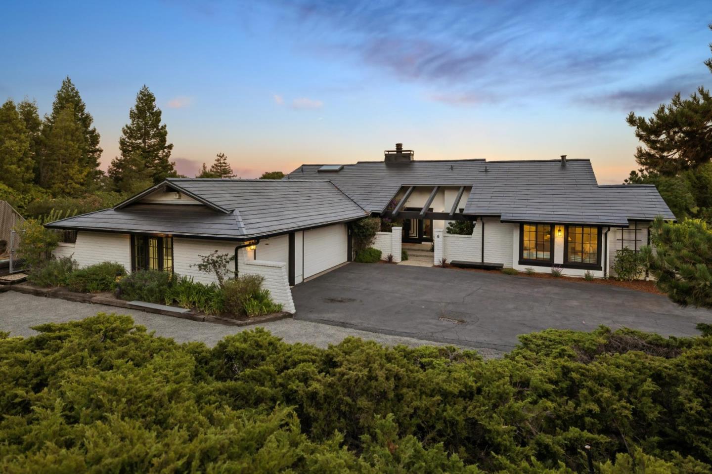 Detail Gallery Image 6 of 44 For 6 Friars Ln, Woodside,  CA 94062 - 4 Beds | 2/2 Baths