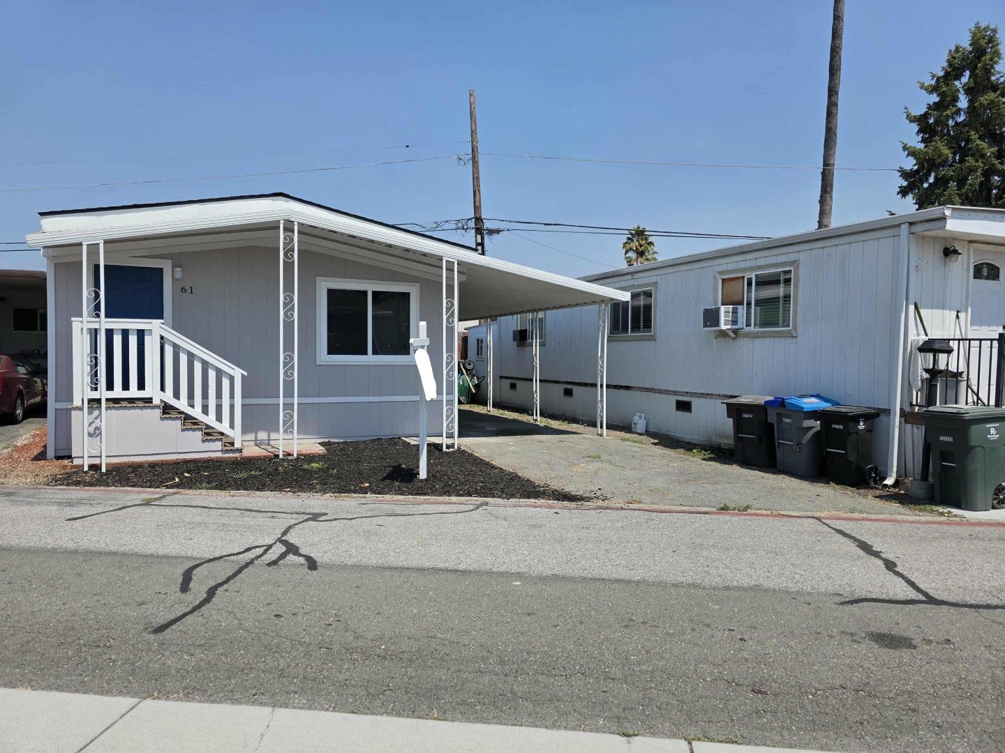 Detail Gallery Image 1 of 20 For 440 Moffett Blvd #61,  Mountain View,  CA 94043 - 2 Beds | 2 Baths