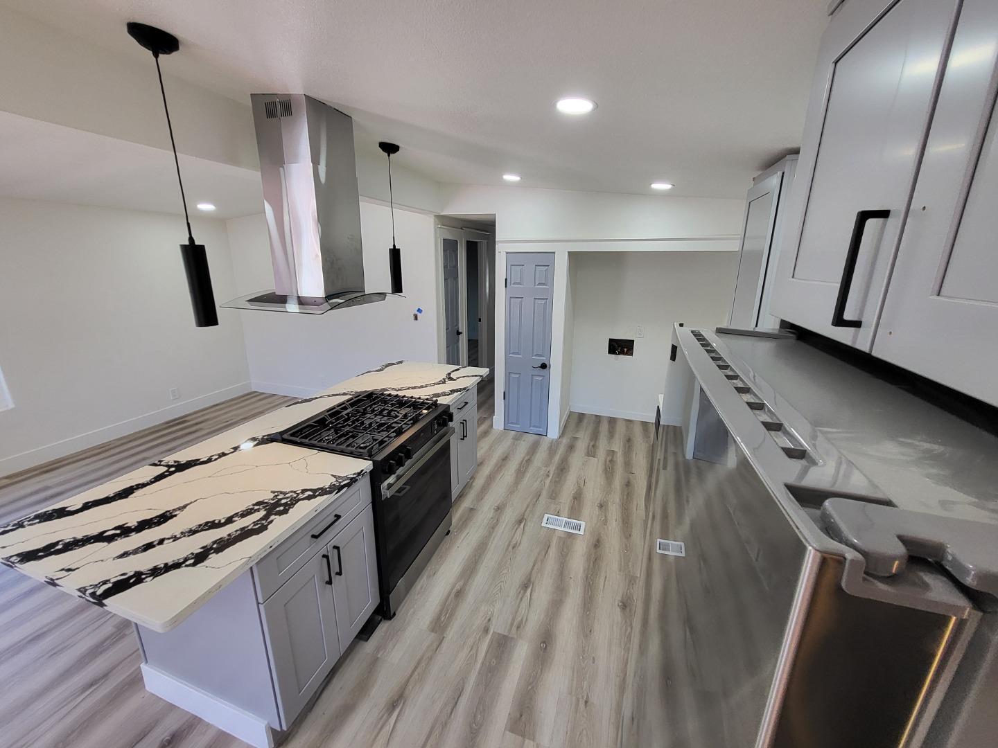 Detail Gallery Image 14 of 20 For 440 Moffett Blvd #61,  Mountain View,  CA 94043 - 2 Beds | 2 Baths