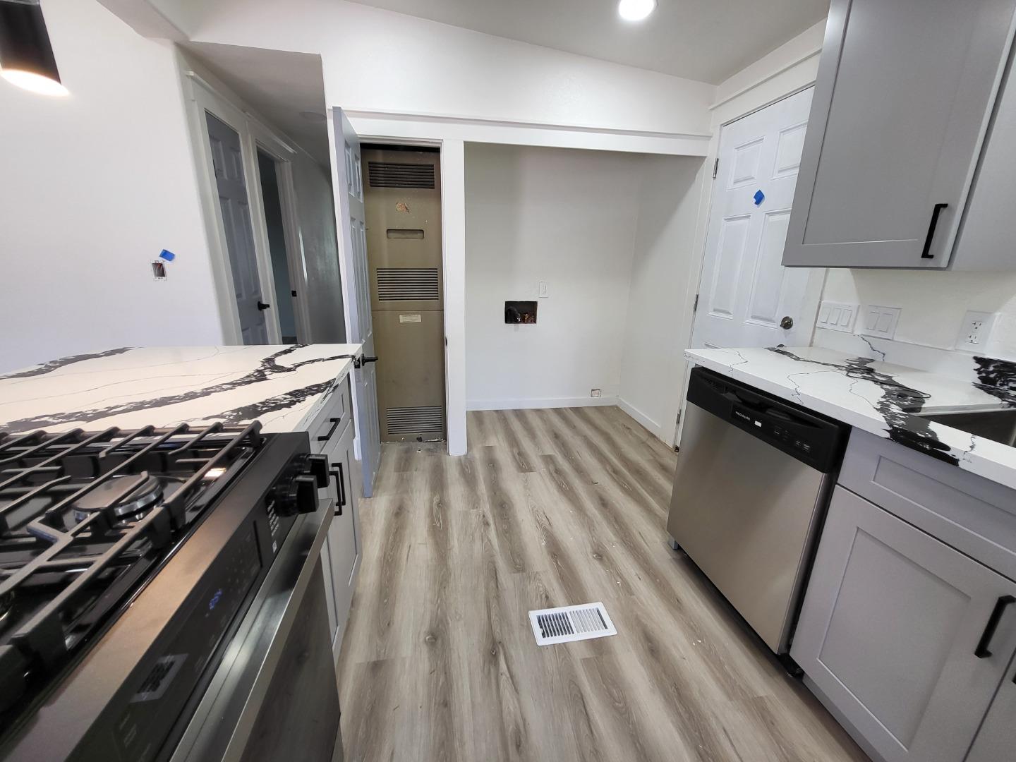 Detail Gallery Image 16 of 20 For 440 Moffett Blvd #61,  Mountain View,  CA 94043 - 2 Beds | 2 Baths