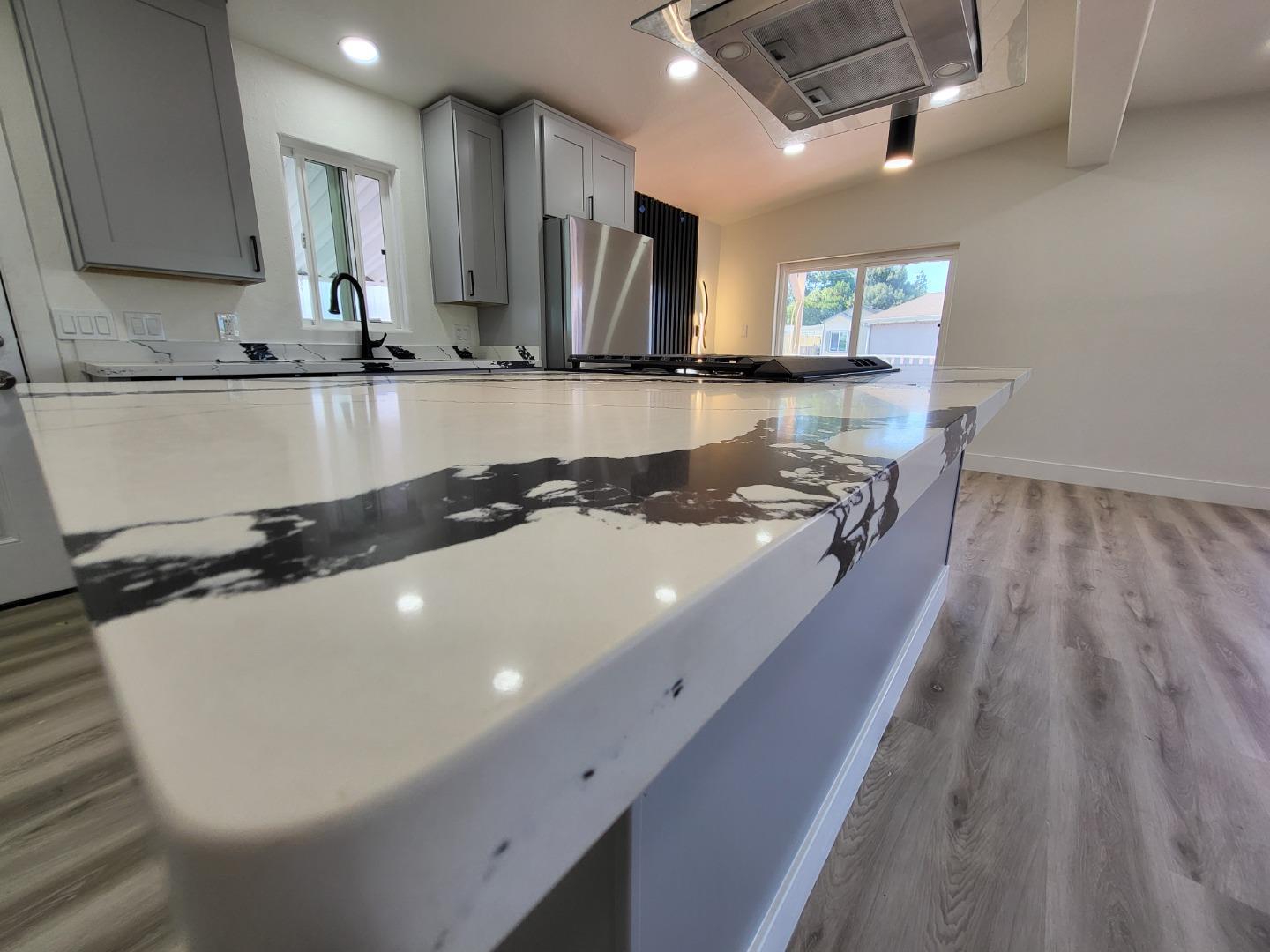 Detail Gallery Image 2 of 20 For 440 Moffett Blvd #61,  Mountain View,  CA 94043 - 2 Beds | 2 Baths