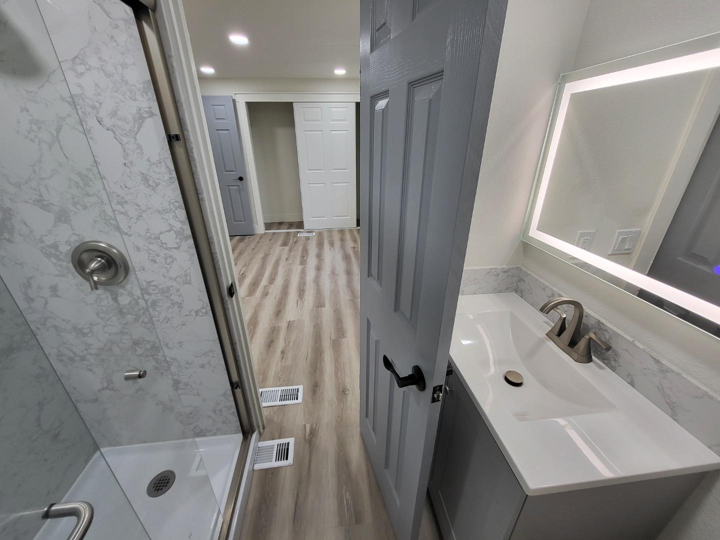 Detail Gallery Image 6 of 20 For 440 Moffett Blvd #61,  Mountain View,  CA 94043 - 2 Beds | 2 Baths