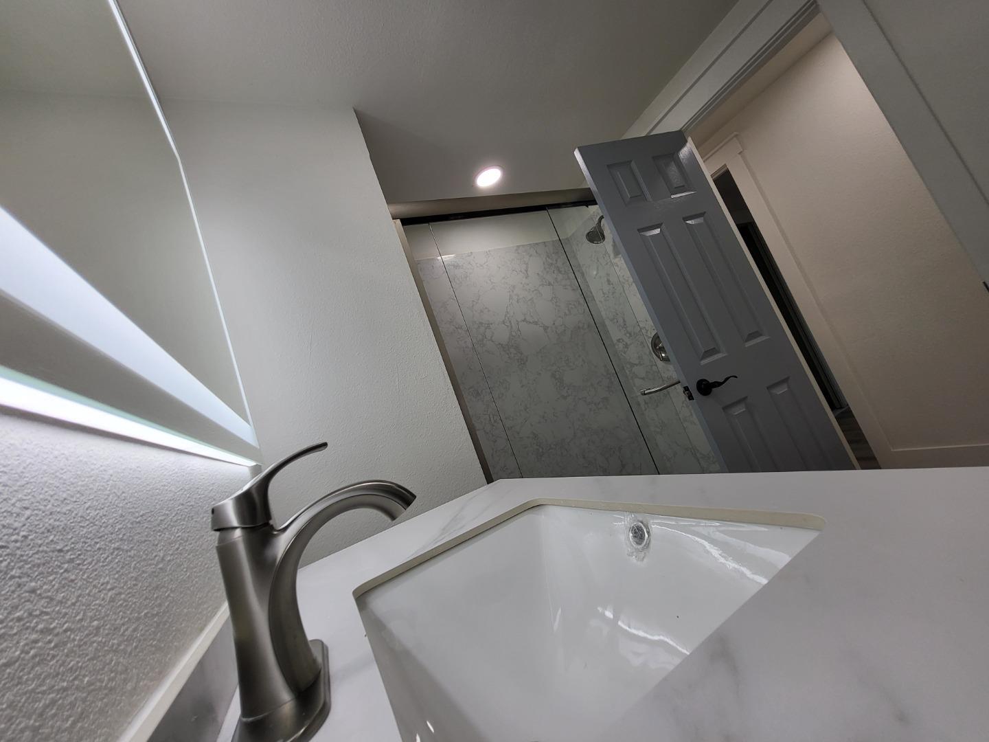 Detail Gallery Image 7 of 20 For 440 Moffett Blvd #61,  Mountain View,  CA 94043 - 2 Beds | 2 Baths