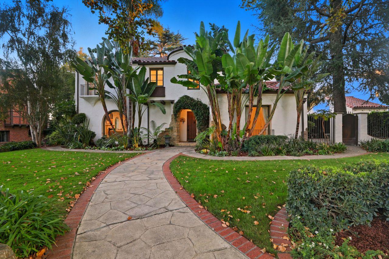 Detail Gallery Image 5 of 97 For 696 Margaret St, San Jose,  CA 95112 - 4 Beds | 3 Baths