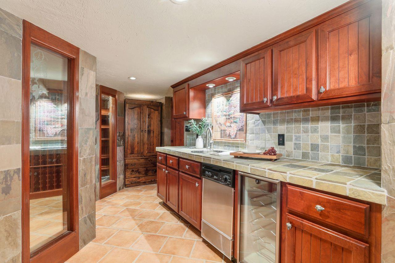 Detail Gallery Image 54 of 97 For 696 Margaret St, San Jose,  CA 95112 - 4 Beds | 3 Baths