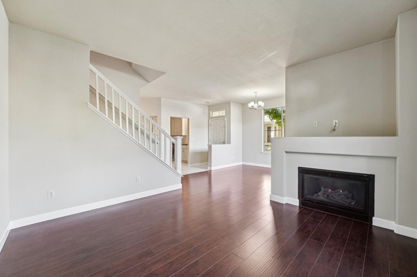 Detail Gallery Image 12 of 54 For 337 Ballymore Cir, San Jose,  CA 95136 - 3 Beds | 2/1 Baths