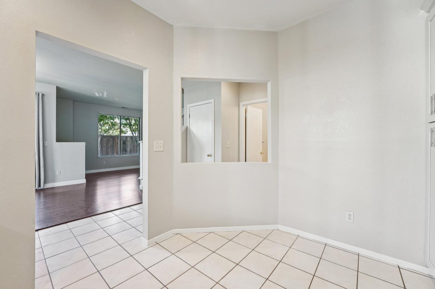 Detail Gallery Image 20 of 54 For 337 Ballymore Cir, San Jose,  CA 95136 - 3 Beds | 2/1 Baths