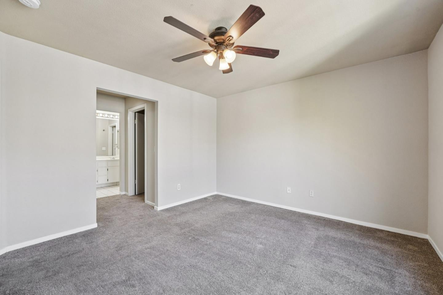 Detail Gallery Image 31 of 54 For 337 Ballymore Cir, San Jose,  CA 95136 - 3 Beds | 2/1 Baths