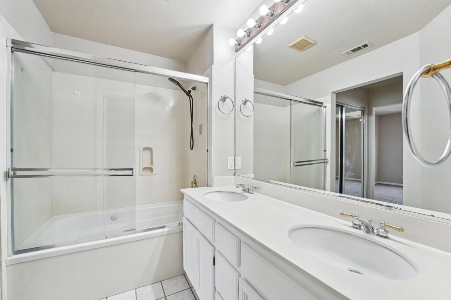 Detail Gallery Image 33 of 54 For 337 Ballymore Cir, San Jose,  CA 95136 - 3 Beds | 2/1 Baths