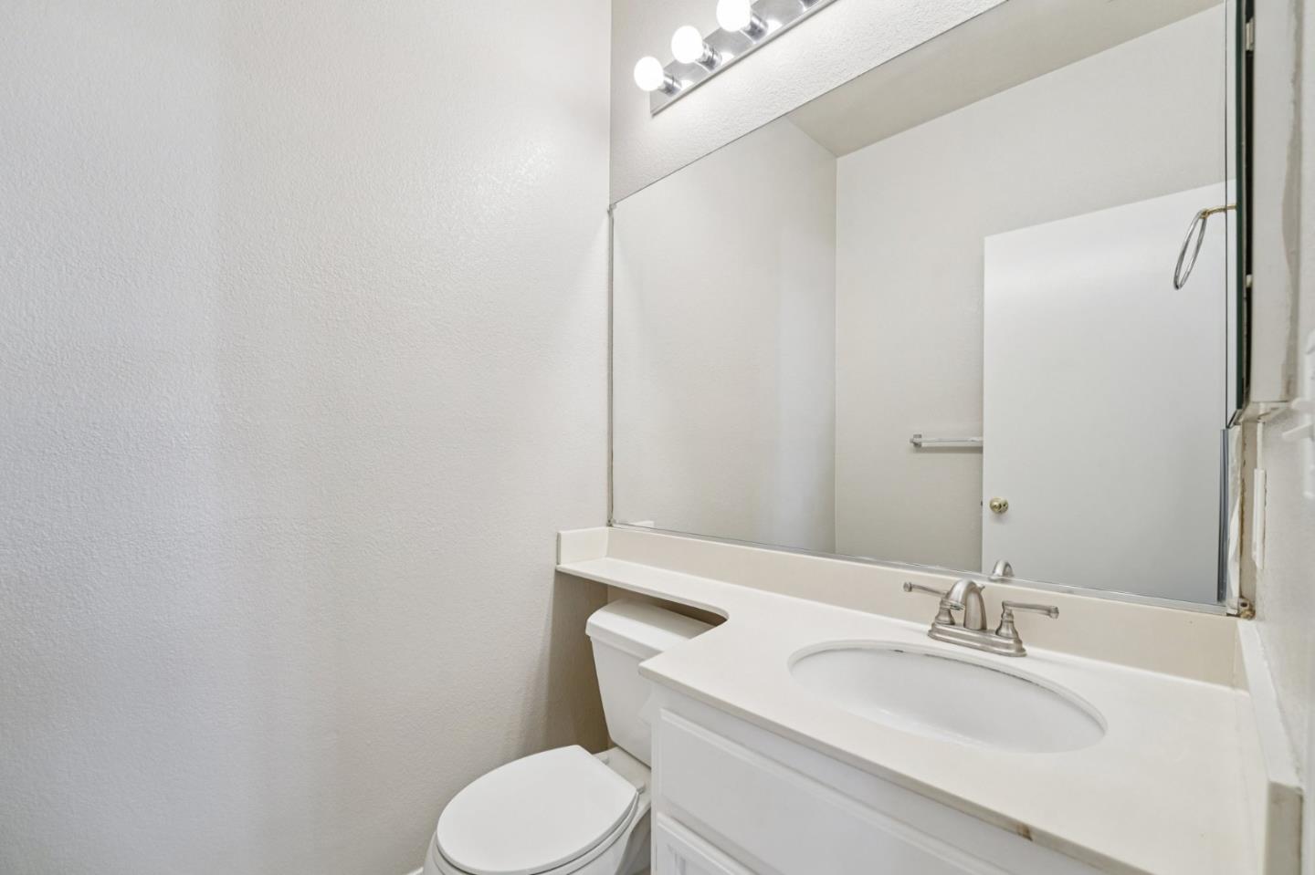 Detail Gallery Image 36 of 54 For 337 Ballymore Cir, San Jose,  CA 95136 - 3 Beds | 2/1 Baths