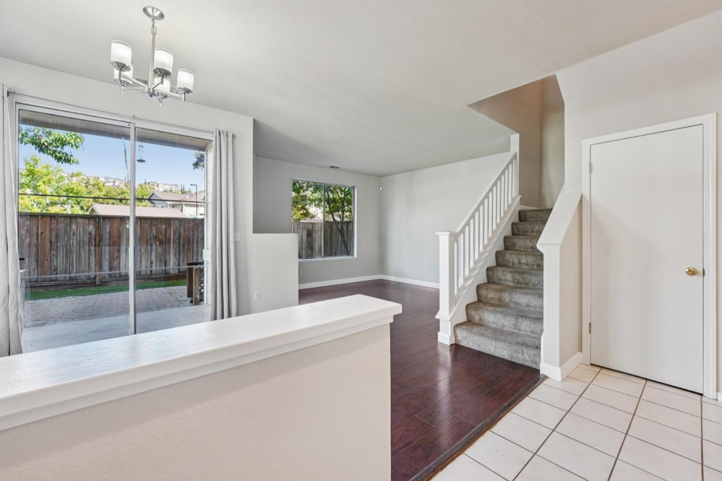 Detail Gallery Image 8 of 54 For 337 Ballymore Cir, San Jose,  CA 95136 - 3 Beds | 2/1 Baths