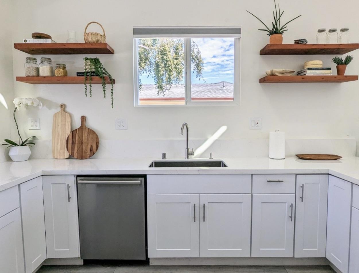 Detail Gallery Image 4 of 6 For 520 Dufour St, Santa Cruz,  CA 95060 - 2 Beds | 1 Baths