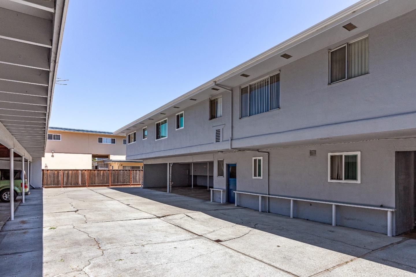 Detail Gallery Image 11 of 12 For 2830 Flores St, San Mateo,  CA 94403 - – Beds | – Baths