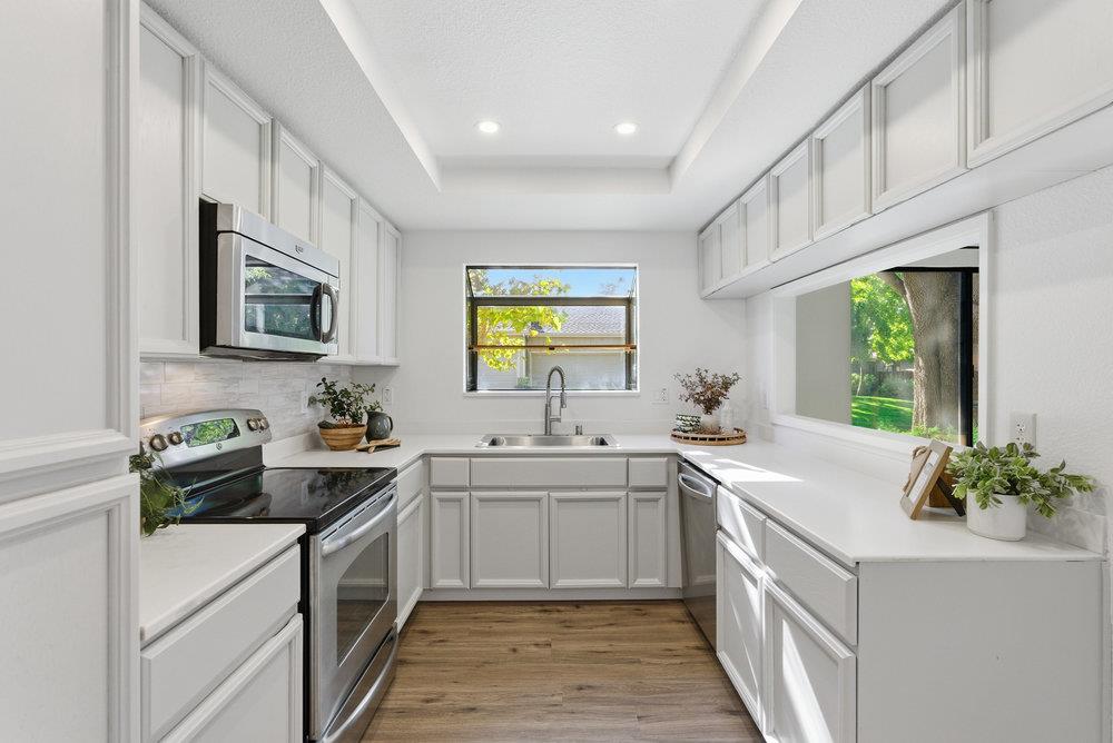 Detail Gallery Image 11 of 58 For 2354 Leptis Cir, Morgan Hill,  CA 95037 - 2 Beds | 2/1 Baths