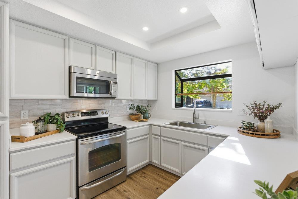 Detail Gallery Image 12 of 58 For 2354 Leptis Cir, Morgan Hill,  CA 95037 - 2 Beds | 2/1 Baths