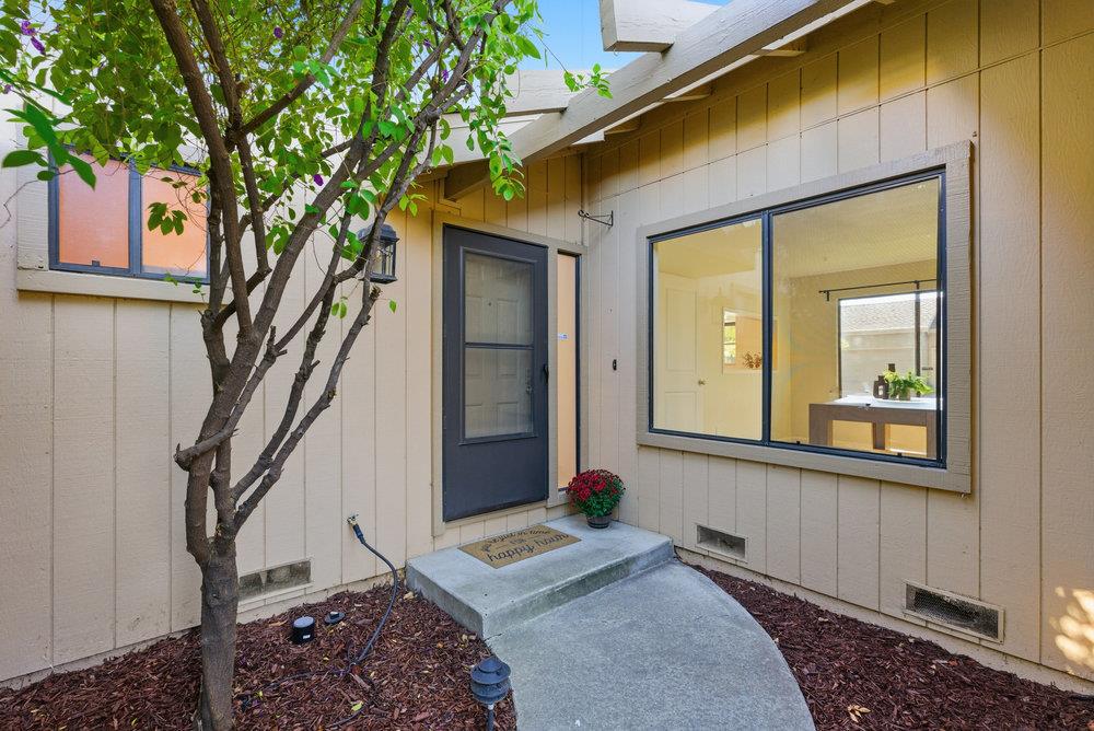 Detail Gallery Image 4 of 58 For 2354 Leptis Cir, Morgan Hill,  CA 95037 - 2 Beds | 2/1 Baths