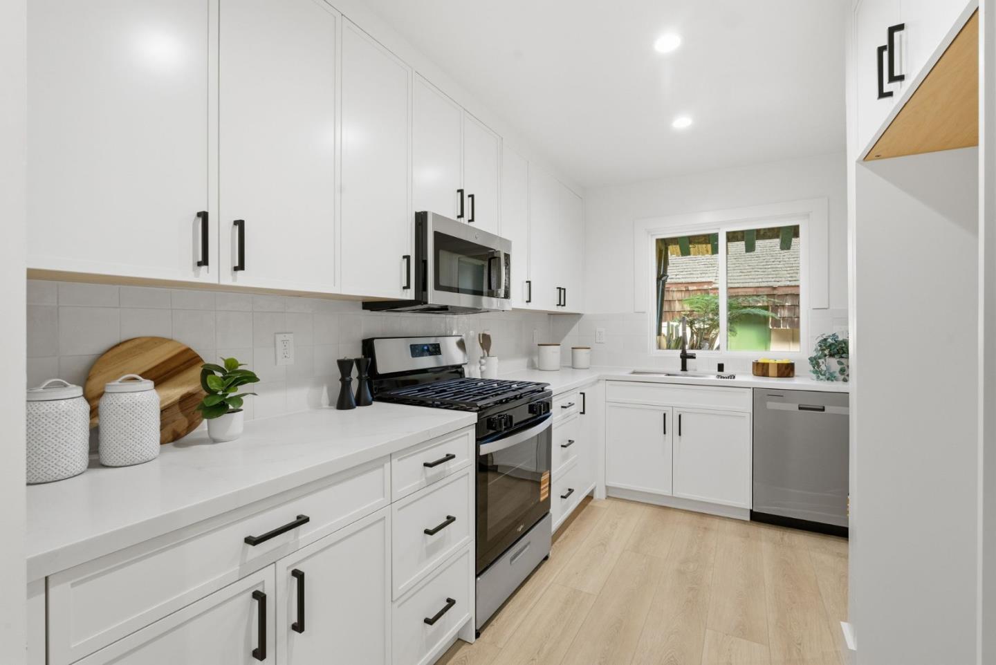 Detail Gallery Image 6 of 68 For 3639 Erris Ct, South San Francisco,  CA 94080 - 2 Beds | 1/1 Baths