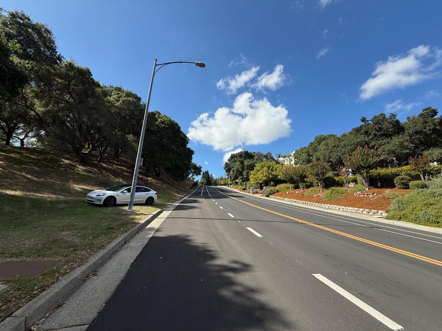 Detail Gallery Image 5 of 12 For 1920 Mantelli Dr, Gilroy,  CA 95020 - – Beds | – Baths