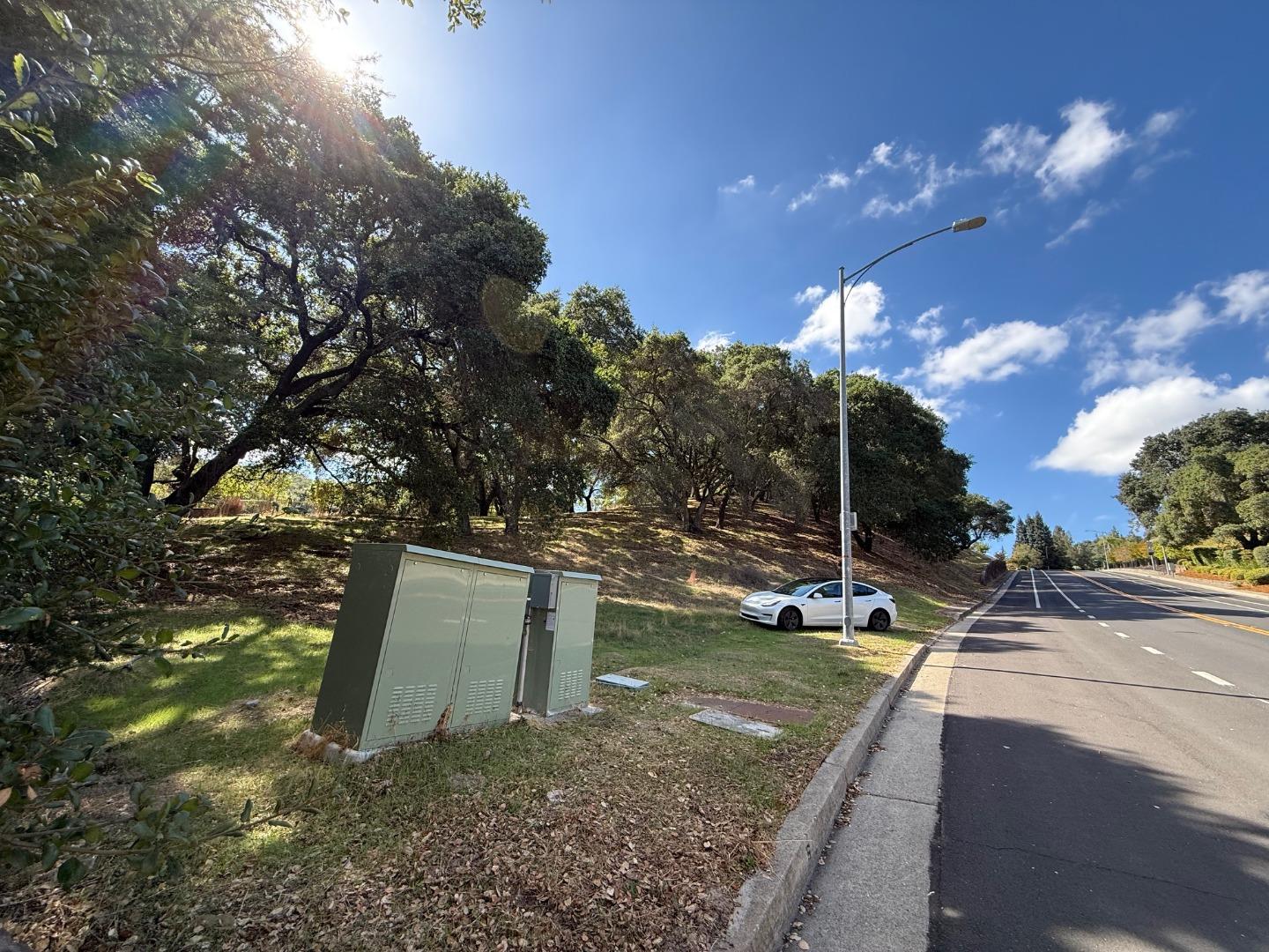 Detail Gallery Image 7 of 12 For 1920 Mantelli Dr, Gilroy,  CA 95020 - – Beds | – Baths