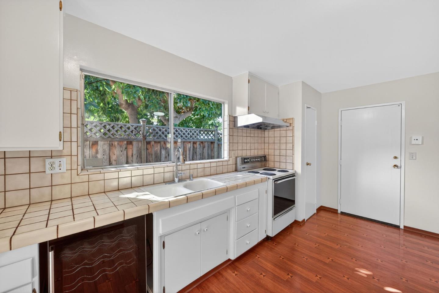 Detail Gallery Image 12 of 48 For 1438 Stockbridge Dr, San Jose,  CA 95130 - 3 Beds | 2 Baths