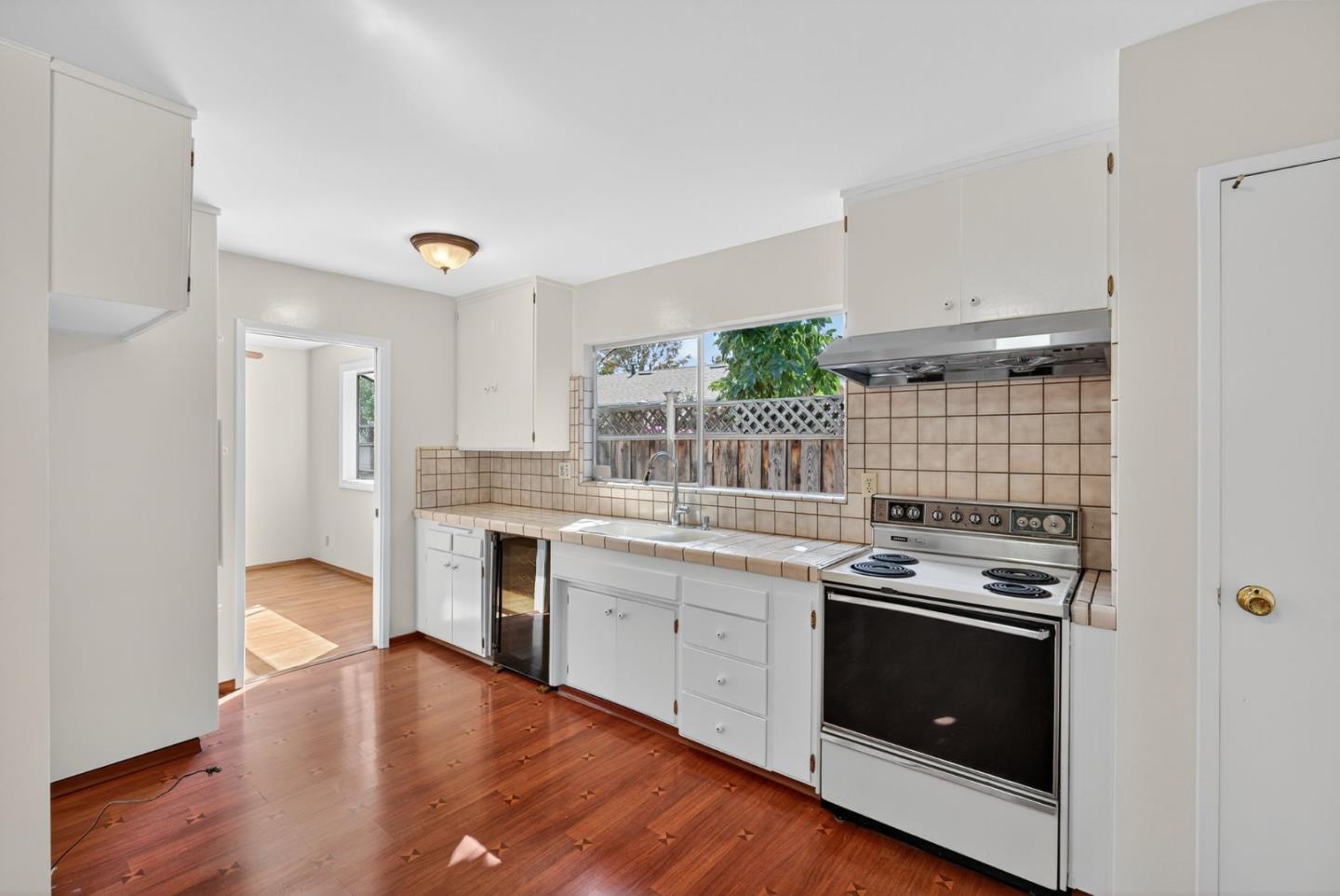 Detail Gallery Image 14 of 48 For 1438 Stockbridge Dr, San Jose,  CA 95130 - 3 Beds | 2 Baths