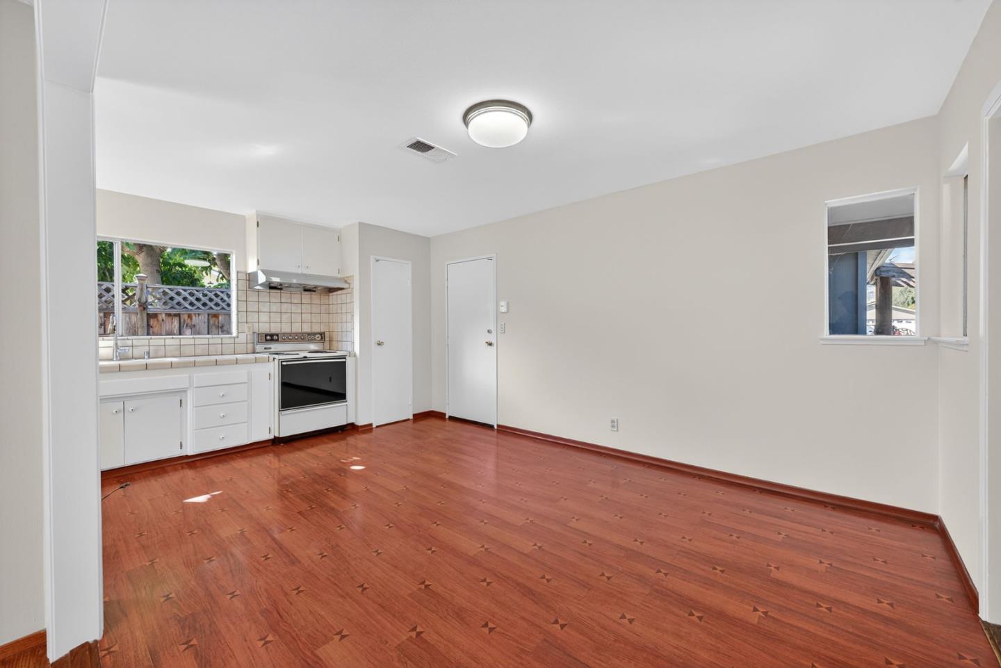 Detail Gallery Image 16 of 48 For 1438 Stockbridge Dr, San Jose,  CA 95130 - 3 Beds | 2 Baths