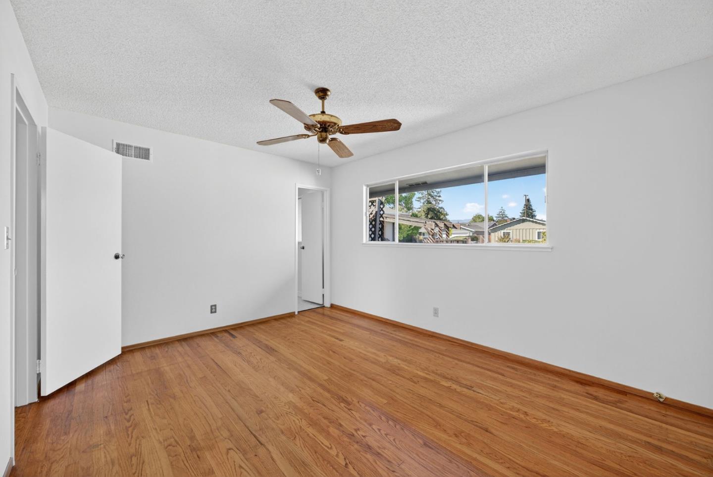 Detail Gallery Image 18 of 48 For 1438 Stockbridge Dr, San Jose,  CA 95130 - 3 Beds | 2 Baths