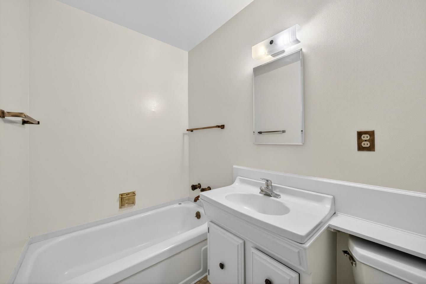 Detail Gallery Image 30 of 48 For 1438 Stockbridge Dr, San Jose,  CA 95130 - 3 Beds | 2 Baths