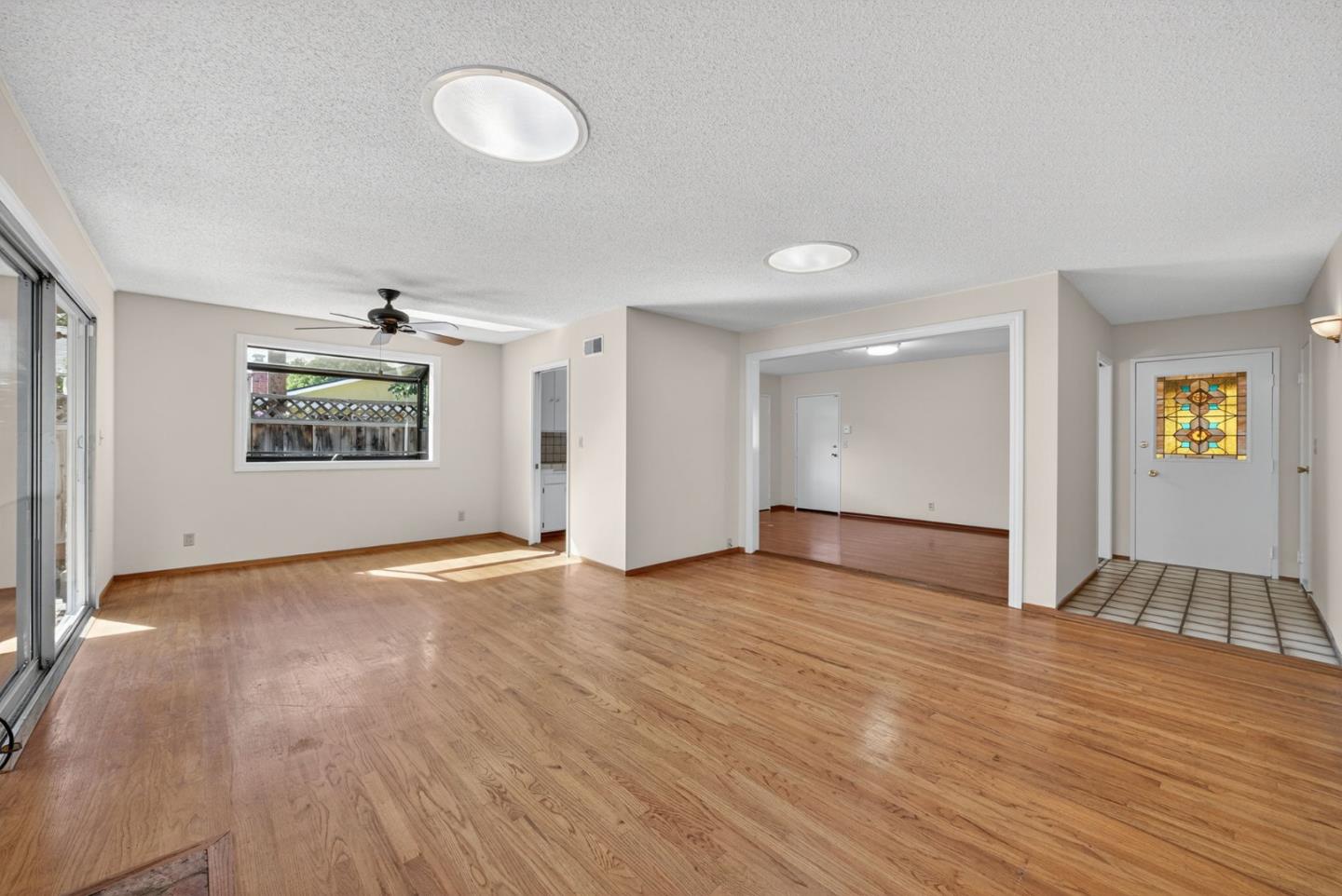 Detail Gallery Image 5 of 48 For 1438 Stockbridge Dr, San Jose,  CA 95130 - 3 Beds | 2 Baths