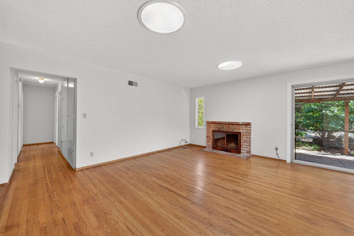 Detail Gallery Image 6 of 48 For 1438 Stockbridge Dr, San Jose,  CA 95130 - 3 Beds | 2 Baths