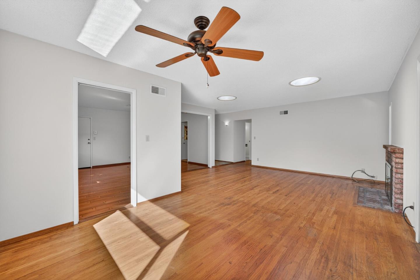 Detail Gallery Image 7 of 48 For 1438 Stockbridge Dr, San Jose,  CA 95130 - 3 Beds | 2 Baths