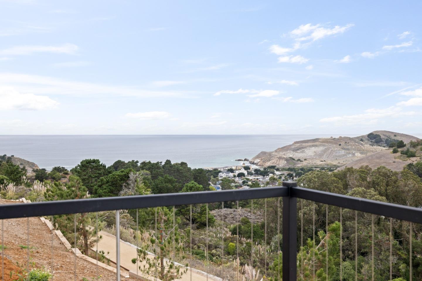 Detail Gallery Image 15 of 30 For 823 Fassler #823,  Pacifica,  CA 94044 - 4 Beds | 3 Baths