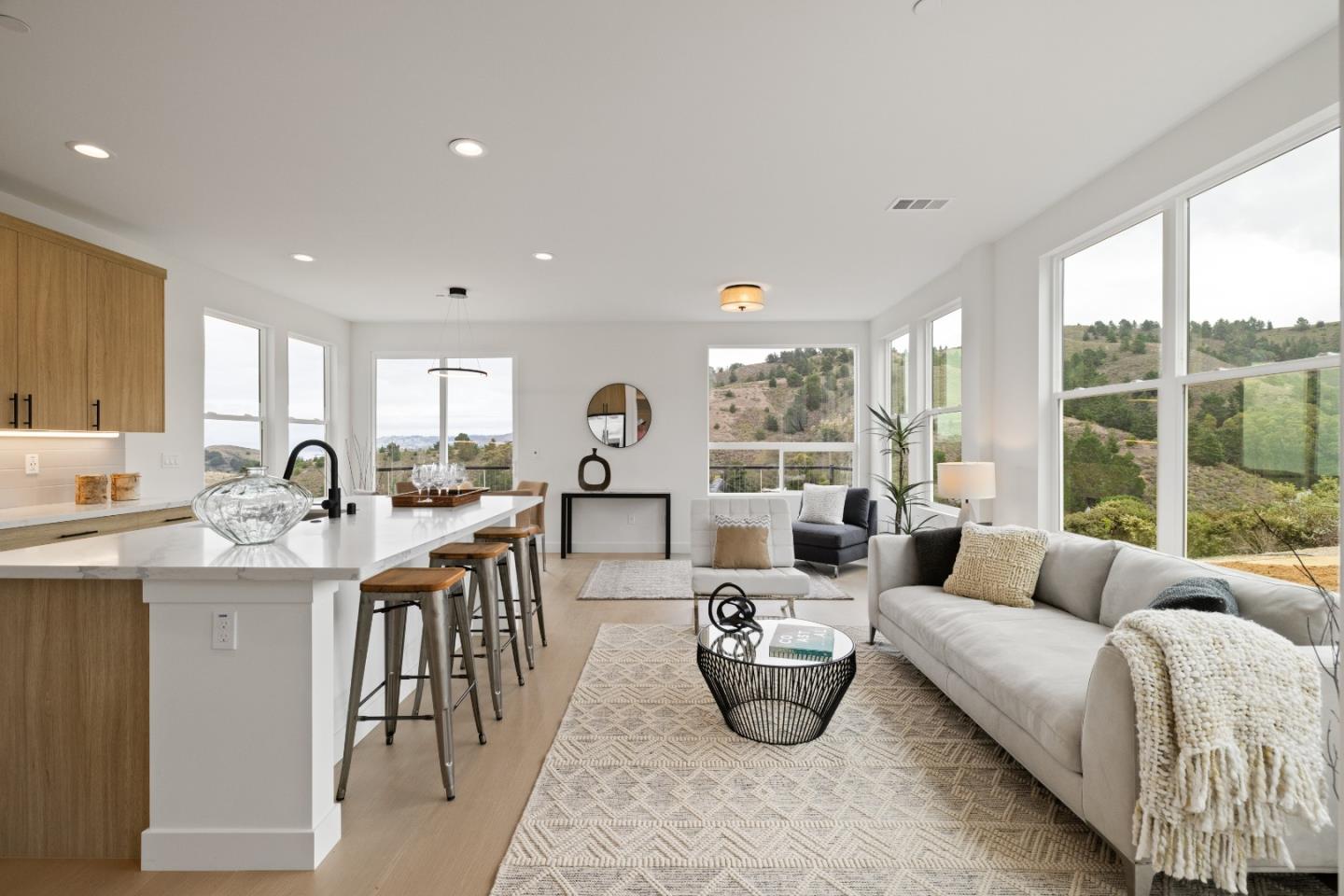 Detail Gallery Image 2 of 30 For 823 Fassler #823,  Pacifica,  CA 94044 - 4 Beds | 3 Baths