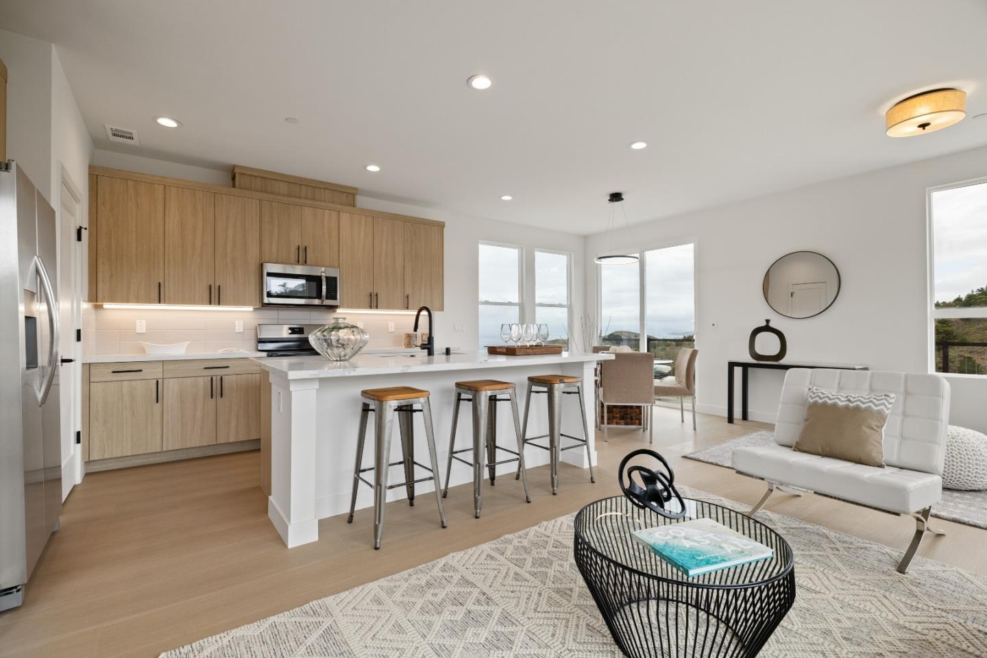 Detail Gallery Image 3 of 30 For 823 Fassler #823,  Pacifica,  CA 94044 - 4 Beds | 3 Baths