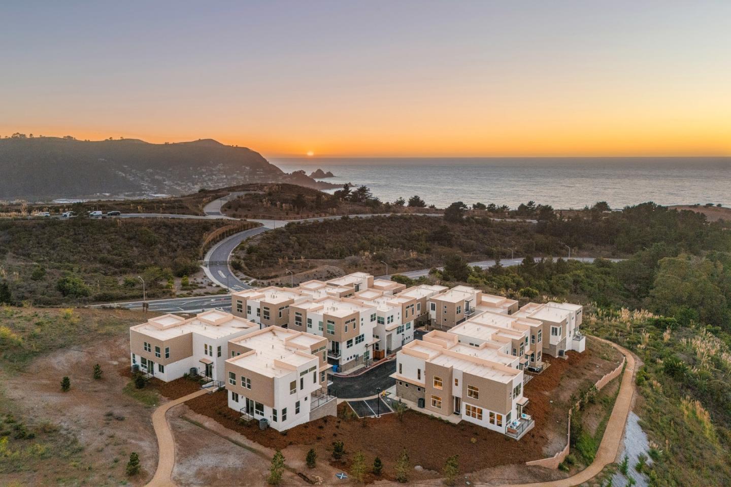 Detail Gallery Image 32 of 37 For 823 Fassler #823,  Pacifica,  CA 94044 - 4 Beds | 3 Baths