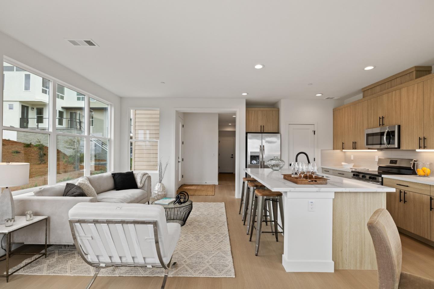 Detail Gallery Image 6 of 30 For 823 Fassler #823,  Pacifica,  CA 94044 - 4 Beds | 3 Baths