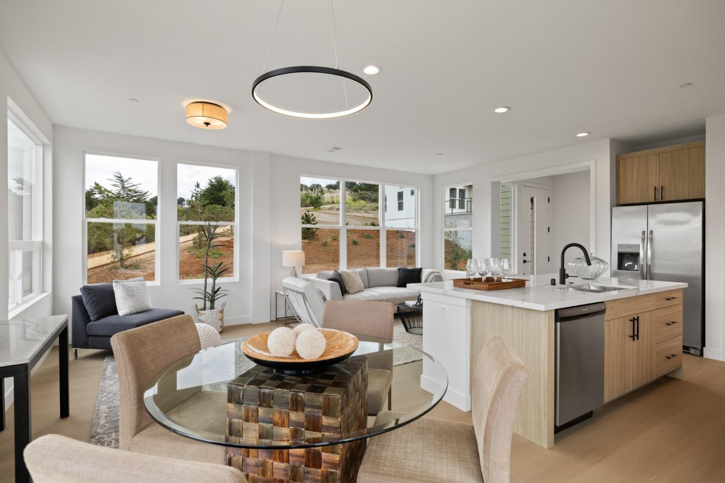 Detail Gallery Image 7 of 30 For 823 Fassler #823,  Pacifica,  CA 94044 - 4 Beds | 3 Baths