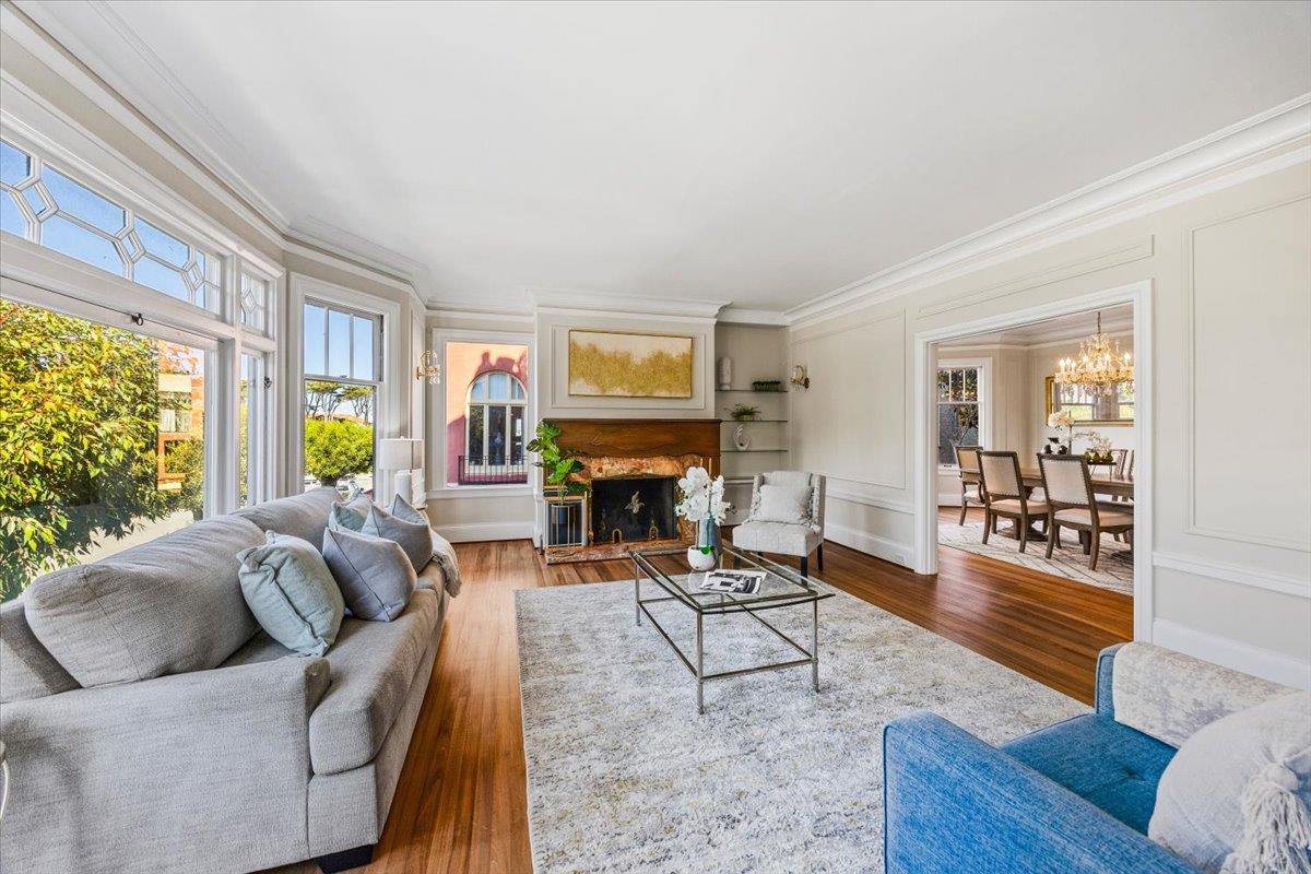 Detail Gallery Image 10 of 42 For 3736 Broderick St, San Francisco,  CA 94123 - 4 Beds | 3/1 Baths