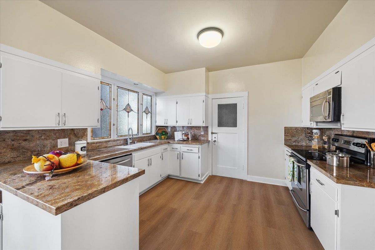 Detail Gallery Image 15 of 42 For 3736 Broderick St, San Francisco,  CA 94123 - 4 Beds | 3/1 Baths