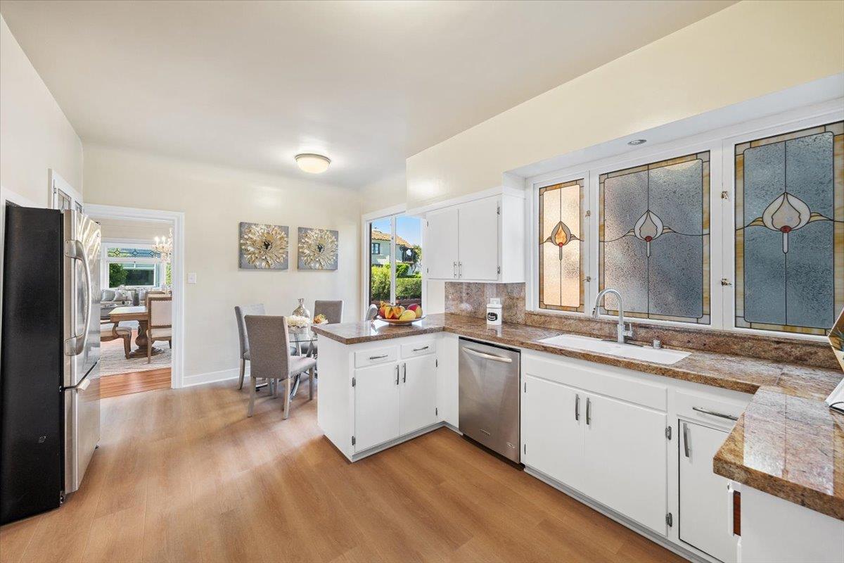 Detail Gallery Image 17 of 42 For 3736 Broderick St, San Francisco,  CA 94123 - 4 Beds | 3/1 Baths