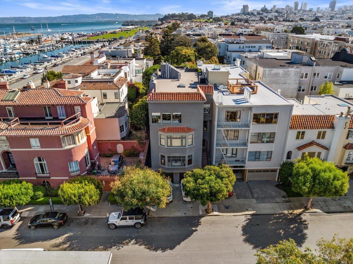 Detail Gallery Image 2 of 42 For 3736 Broderick St, San Francisco,  CA 94123 - 4 Beds | 3/1 Baths