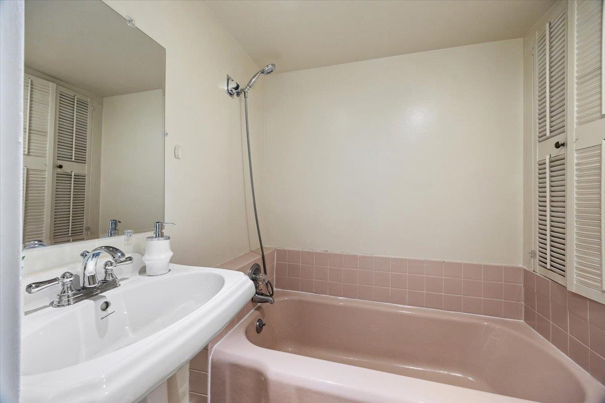 Detail Gallery Image 29 of 42 For 3736 Broderick St, San Francisco,  CA 94123 - 4 Beds | 3/1 Baths