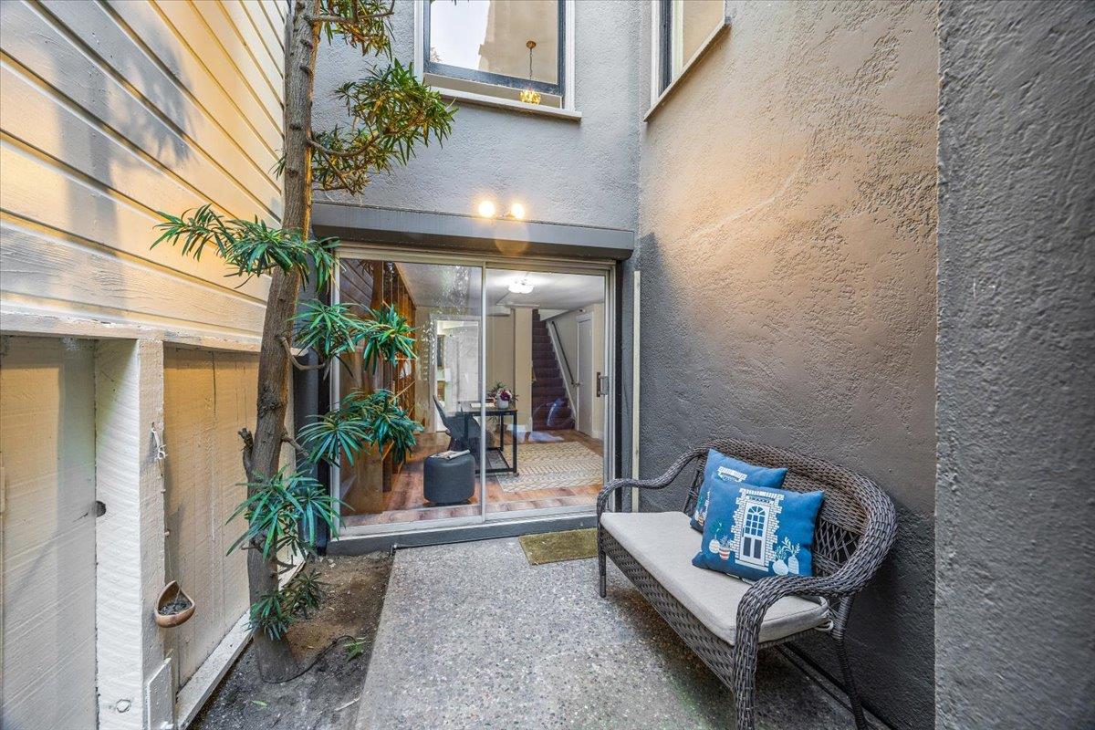 Detail Gallery Image 31 of 42 For 3736 Broderick St, San Francisco,  CA 94123 - 4 Beds | 3/1 Baths