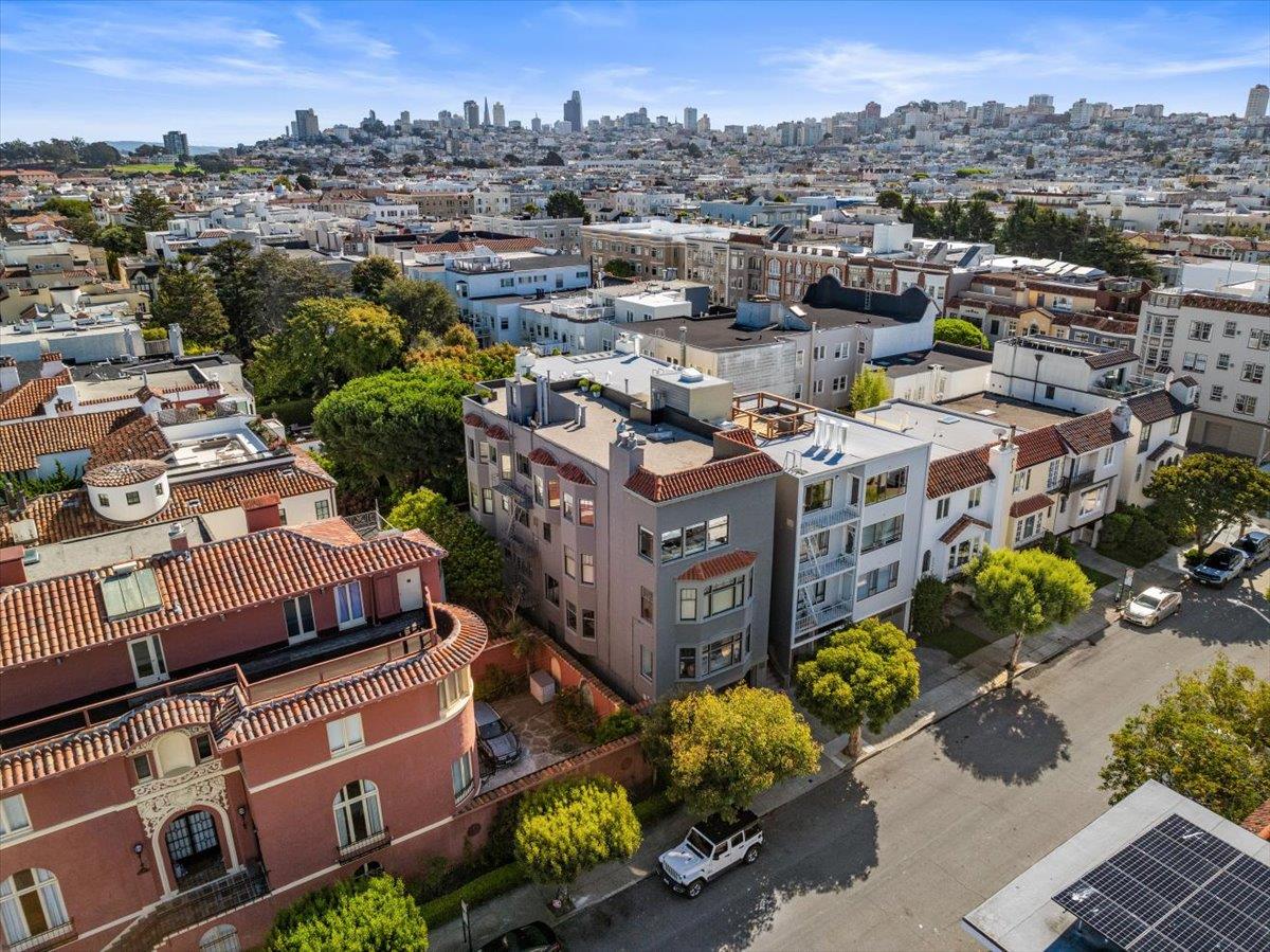 Detail Gallery Image 4 of 42 For 3736 Broderick St, San Francisco,  CA 94123 - 4 Beds | 3/1 Baths