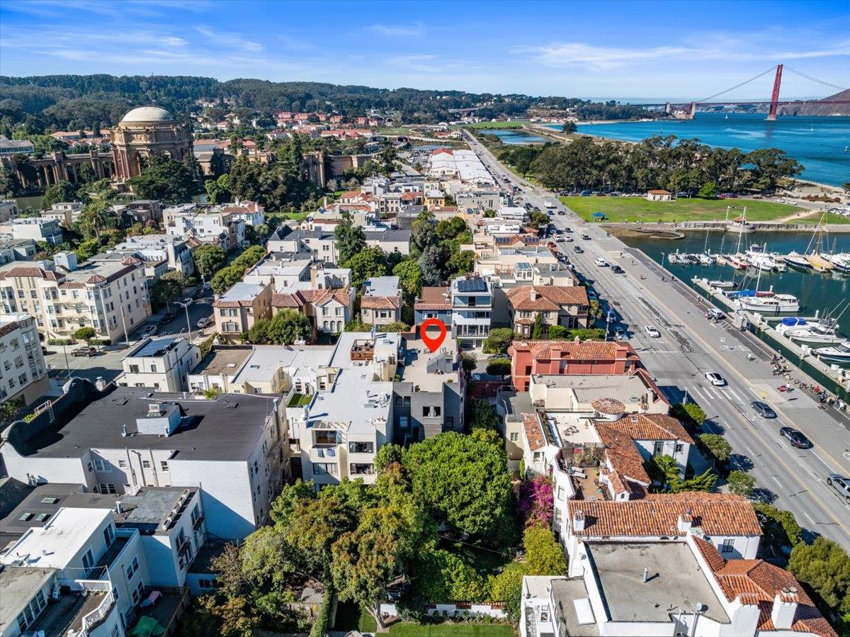 Detail Gallery Image 5 of 42 For 3736 Broderick St, San Francisco,  CA 94123 - 4 Beds | 3/1 Baths