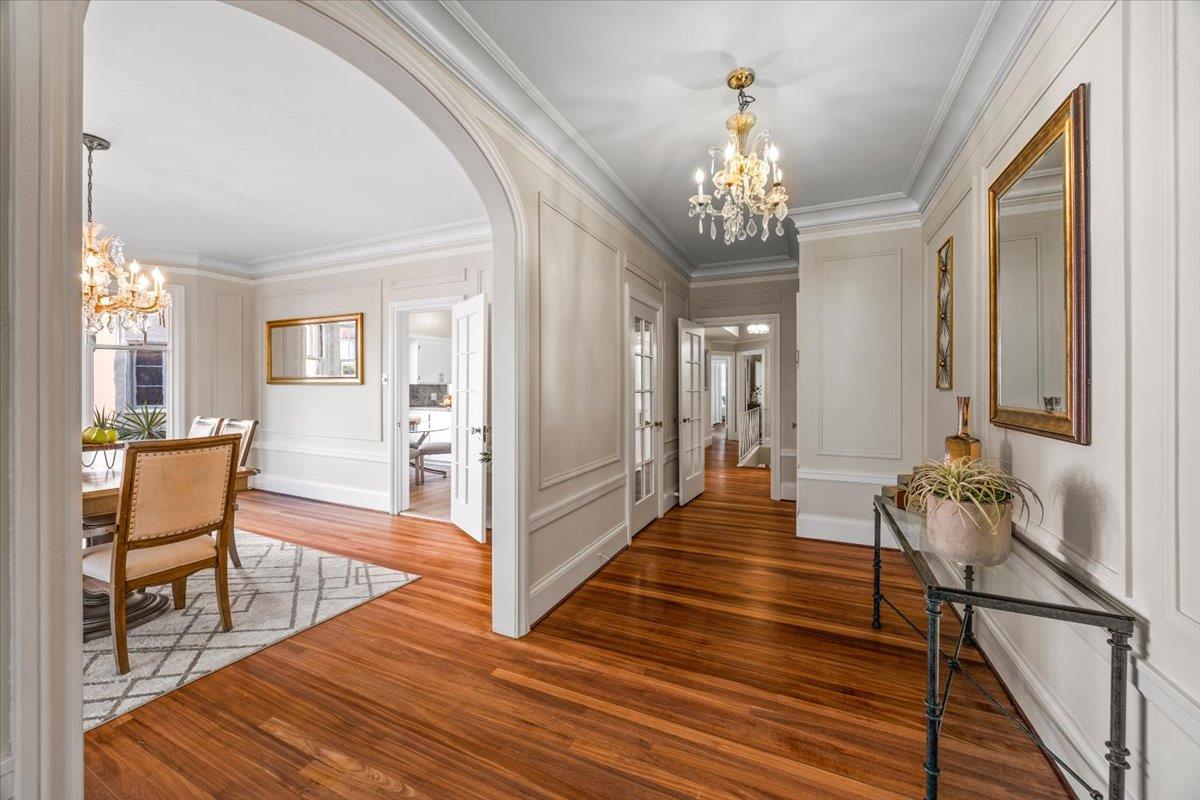 Detail Gallery Image 7 of 42 For 3736 Broderick St, San Francisco,  CA 94123 - 4 Beds | 3/1 Baths