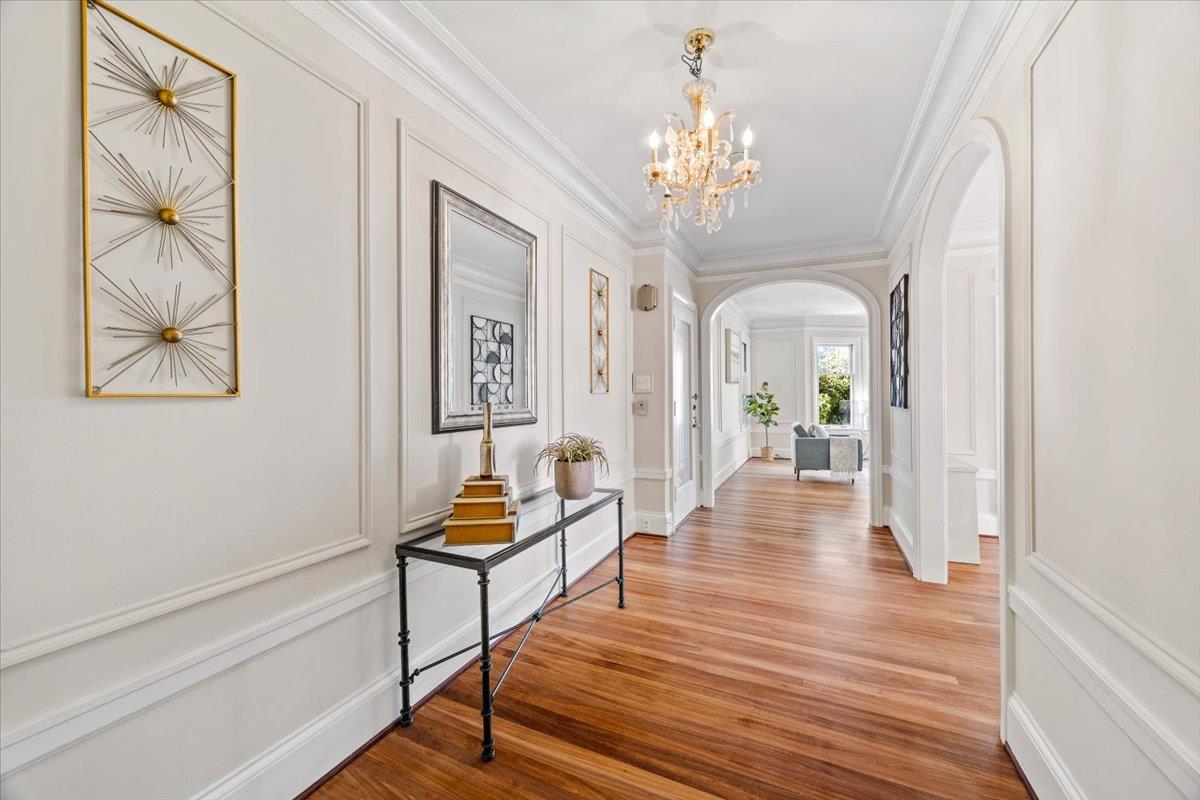 Detail Gallery Image 8 of 42 For 3736 Broderick St, San Francisco,  CA 94123 - 4 Beds | 3/1 Baths