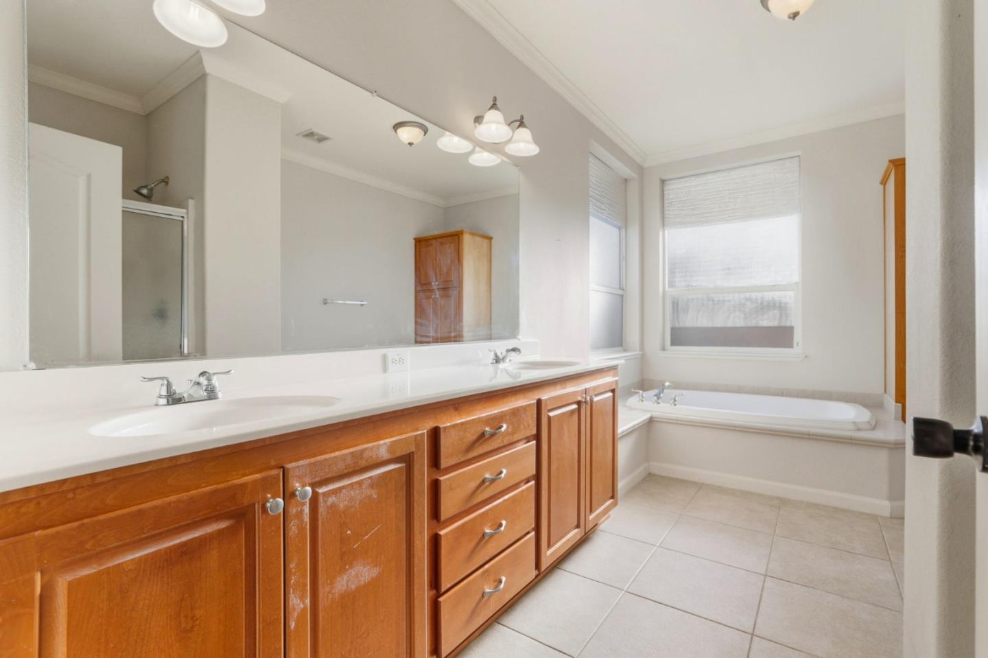 Detail Gallery Image 27 of 38 For 320 Chateau La Salle Dr #320,  San Jose,  CA 95111 - 3 Beds | 2 Baths