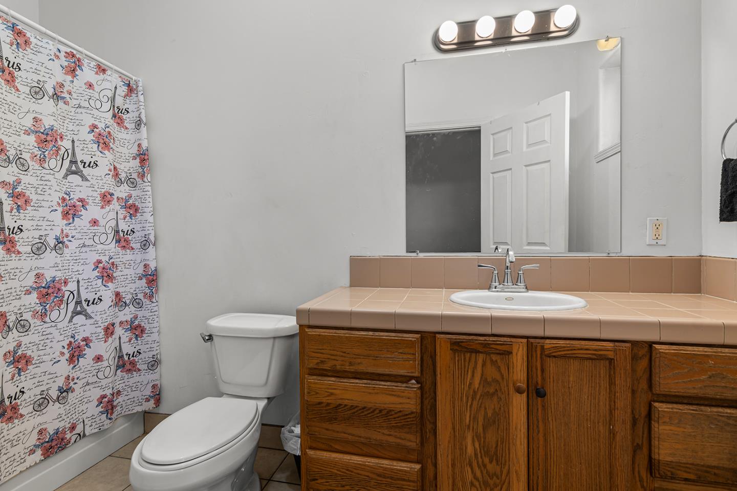 Detail Gallery Image 11 of 50 For 402 S 3rd St, King City,  CA 93930 - – Beds | – Baths